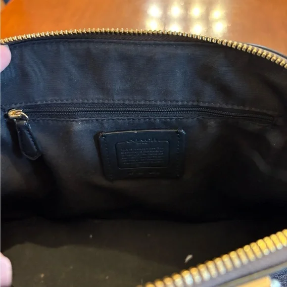 Coach Black Signature Handbag - Picture 4 of 4
